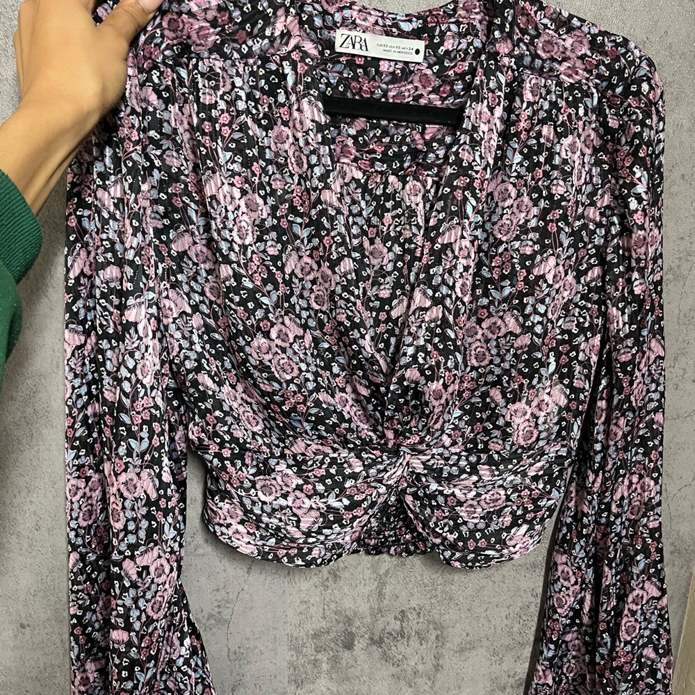 Long slight crop flora blouse